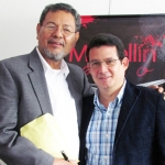 Con el escritor mexicano Elmer Mendoza, Medellín, Colombia, septiembre 2013.