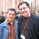 Mit dem chilenischen Schriftsteller Roberto Ampuero, in Semana Negra. Gijon, Spanien 2008.