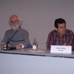 Internationale Buchmesse in Frankfurt. Zusammen mit dem deutschen Schriftsteller und Übersetzer Karl Müller. Frankfurt, Deutschland, Oktober 2006.