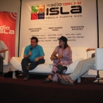 "Festival de la Palabra" von San Juan. Tafelrunde: "In der Straße verloren", mit Ana Maria Fuster (Puerto Rico) und Antonio Garcia Angel (Kolumbien, im Sessel rechts). Puerto Rico, Mai 2010.