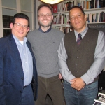Con los escritores Giovanni Agnoloni (al centro), de Italia y el cubano José Manuel Prieto, en la librería La Rayuela, de Berlín, mayo 2014.
