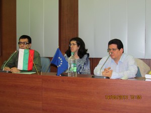 Junto al peruano Ricardo Sumalavia y la profesora Liliana Tabakova, en Sofia, Bulgaria.