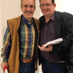 Con su gran amigo y maestro, el escritor cubano Rodolfo Pérez Valero, Festival Vista de Miami, diciembre de 2019.