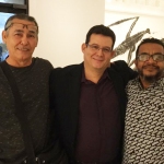 Con los escritores cubanos Gumersindo Pacheco y Luis Felipe Rojas Rosabal, Festival Vista de Miami, diciembre de 2019.