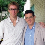 Con el escritor francés Sebastien Rutes, Medellín, Colombia, septiembre 2013.