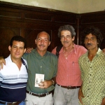 Con Enmanuel Castells, el cineasta Fernando Pérez y Ernesto Santana, La Habana, Cuba, 2003.