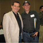 Con el escritor cubano Carlos Espinosa, Irvine, Estados Unidos, 2008.