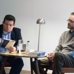 Con su colega y amigo, el escritor y traductor italiano Giovanni Agnoloni, durante una lectura conjunta en la librería La Rayuela, Berlín, mayo 2014.