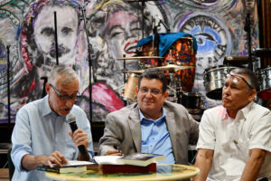 José M. Fernández Pequeño lee sus palabras de presentación para la novela «Mi nombre es polvo».