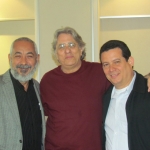 Con los escritores cubanos Leonardo Padura y Abilio Estévez, Coloquio "Ecrire/Decrire La Havane", Universidad de Niza, Francia, mayo 2012.